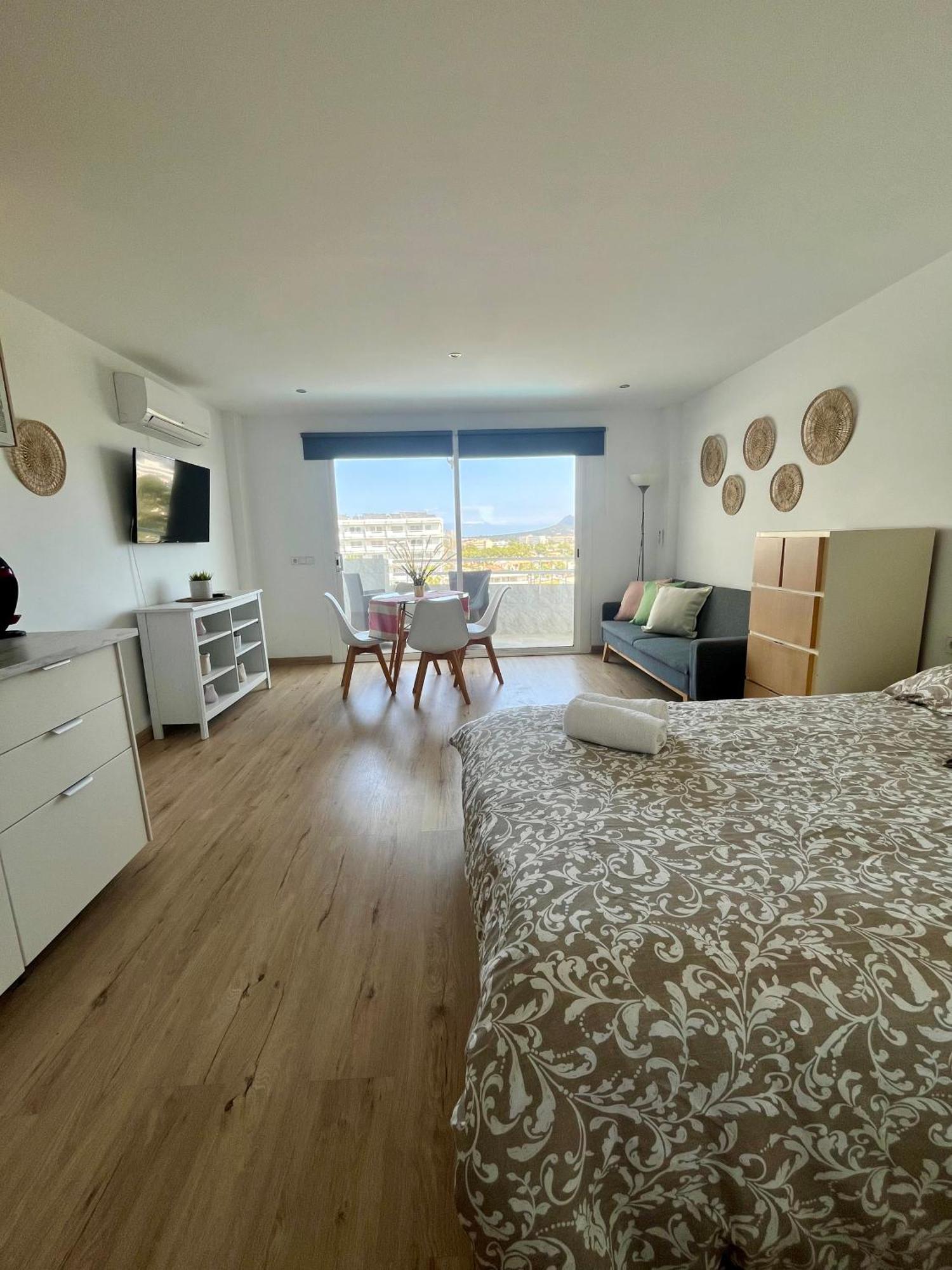 Summer In Alcudia With Pool-a/c-wifi-netflix... * Port de Alcudia (Mallorca)